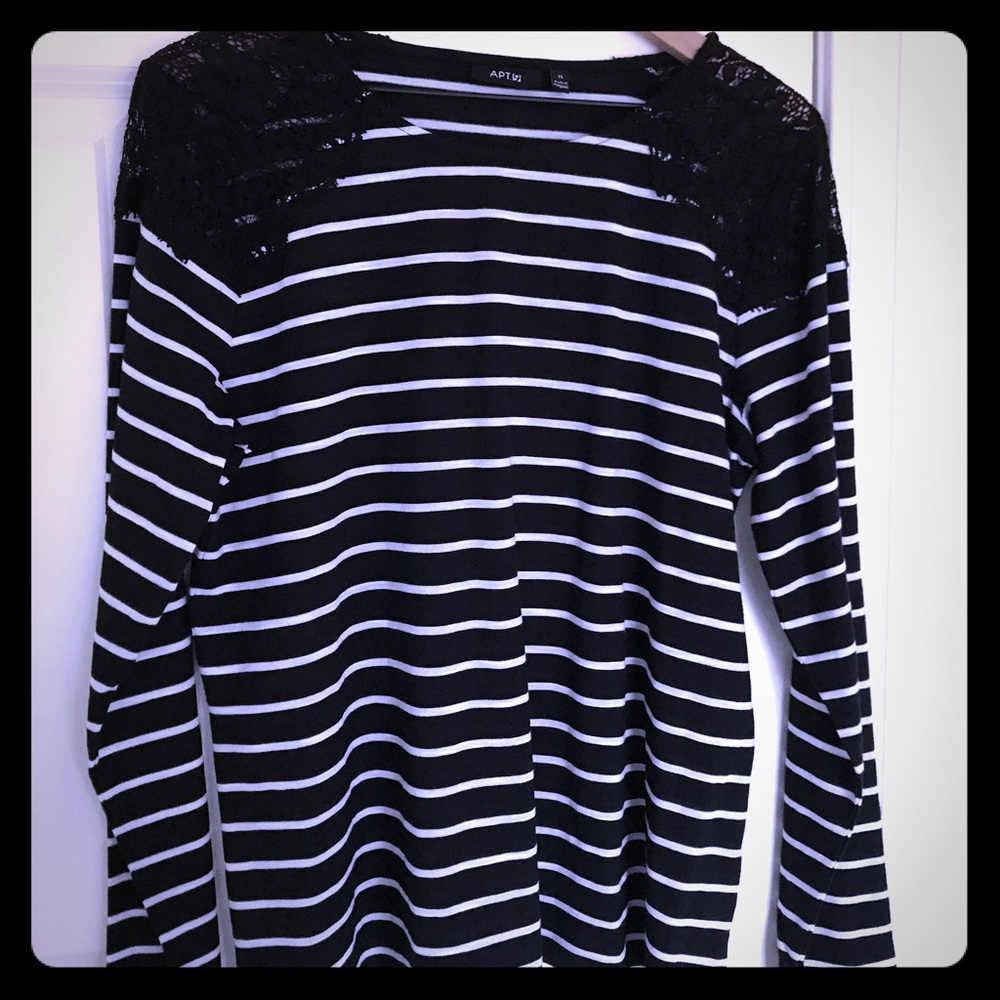 NWT APT 9 Lace Shoulder Top